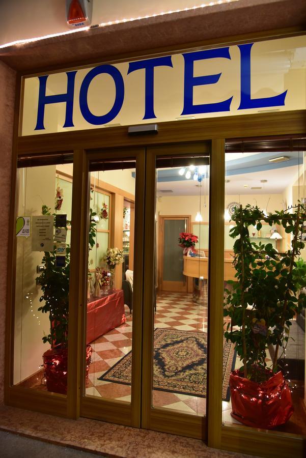 Hotel Residence Sant'Anna Bedonia Exterior photo